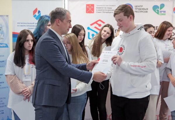 В Петербурге подвели итоги INDUSTRY HACK – первого конкурса по технологиям бережливого производства для студентов колледжей Северной столицы
