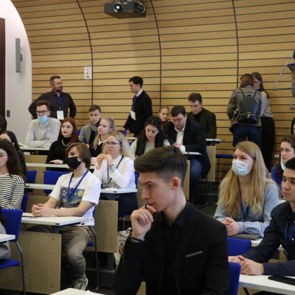 Тренинг проекта "Твой первый шаг в карьере" на Санкт-Петербургском международном молодежном форуме труда